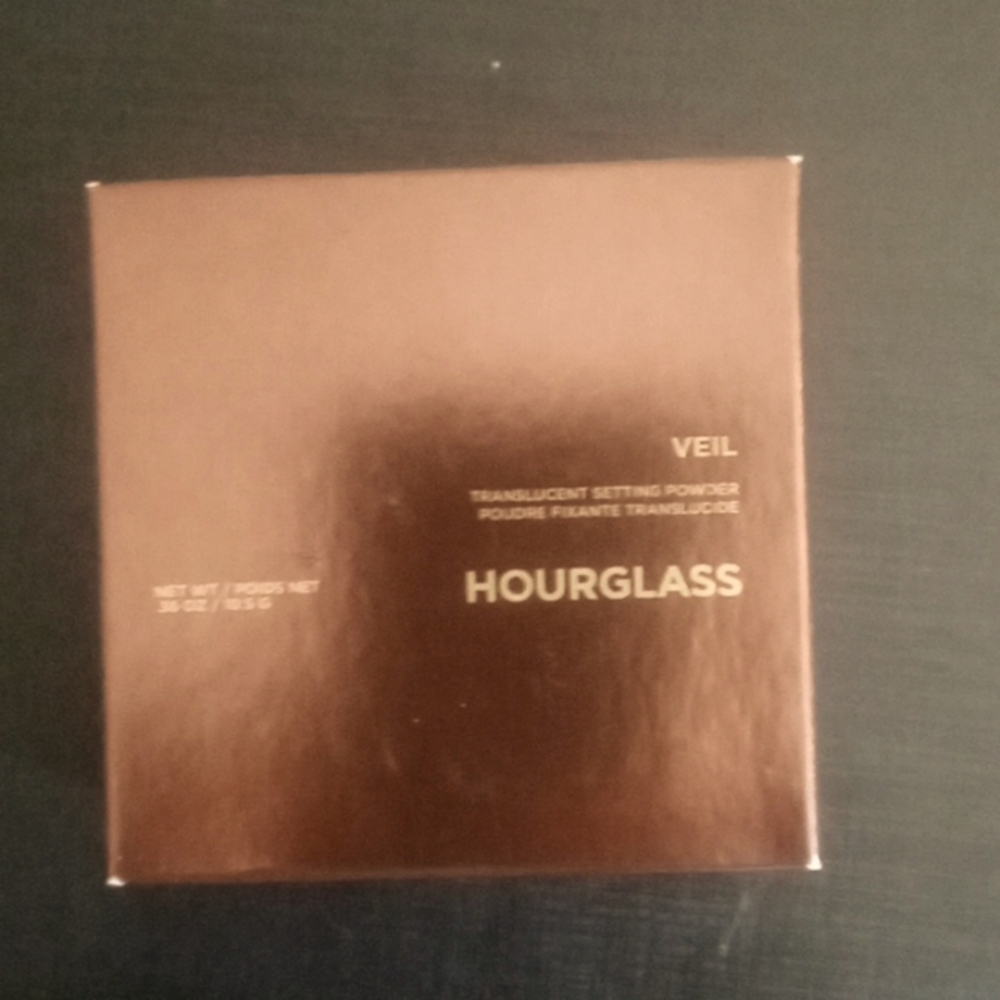 Hourglass translucent setting powder DEEP